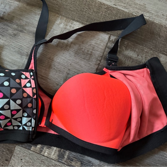 VS SPORT BRAS - Picture 10 of 13